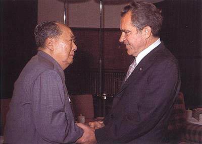 Tổng thống Mỹ Richard Nixon và Mao Trạch Đông năm 1972 trong chuyến đi lịch sử